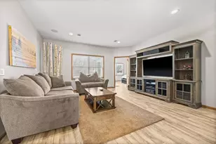 804 Mitchell Ct, Glencoe, MN 55336 - Photo 2