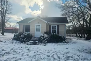 1315 11th Ave, Clarkfield, MN 56223 - Photo 2