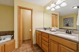 589 Crane Creek Ln, Eagan, MN 55121 - Photo 16