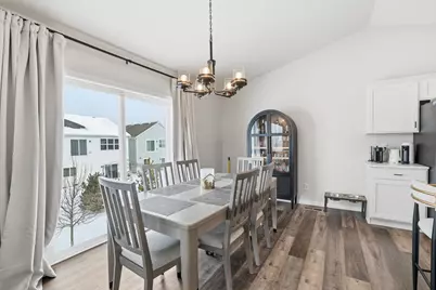 6886 102nd Street S, Cottage Grove, MN 55016 - Photo 2