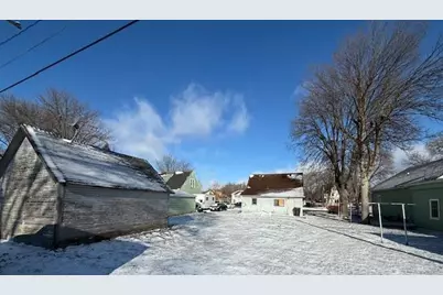 118 E Broadway Street, Redwood Falls, MN 56283 - Photo 2