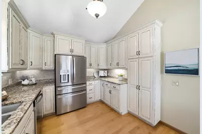 185 Cascade Court, Chanhassen, MN 55317 - Photo 10