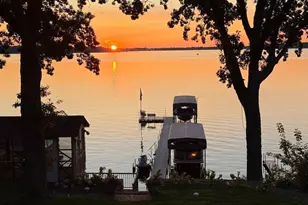 939 Park Ave, Mahtomedi, MN 55115 - Photo 4