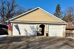 939 Park Ave, Mahtomedi, MN 55115 - Photo 6