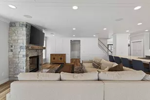 939 Park Ave, Mahtomedi, MN 55115 - Photo 20