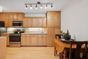 4350 Brookside Ct, Edina, MN 55436 - Photo 4