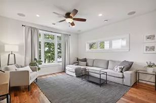 1086 11th Ave SE, Minneapolis, MN 55414 - Photo 2