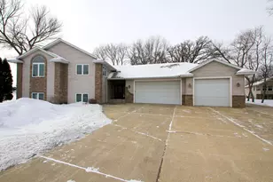 720 Tyler St SW, Hutchinson, MN 55350 - Photo 1