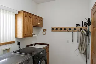 720 Tyler St SW, Hutchinson, MN 55350 - Photo 12