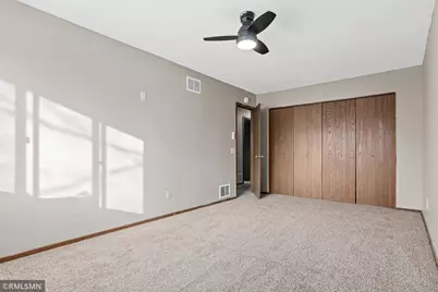 2451 Wimbledon Bay, Woodbury, MN 55125 - Photo 24