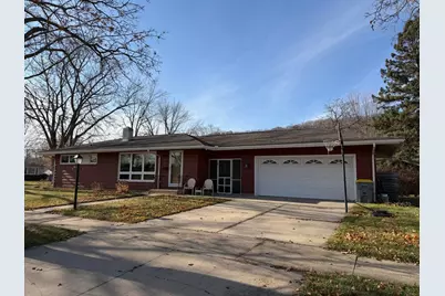 220 S Maple Street, La Crescent, MN 55947 - Photo 1