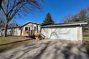 312 12th Ave NW, Waseca, MN 56093 - Photo 2