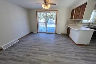 312 12th Ave NW, Waseca, MN 56093 - Photo 4