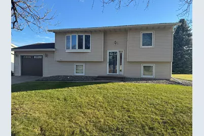 1505 Westmore Avenue, Wahpeton,  58075 - Photo 2