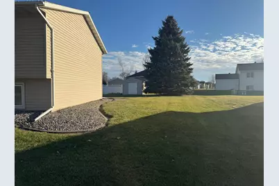 1505 Westmore Avenue, Wahpeton,  58075 - Photo 4