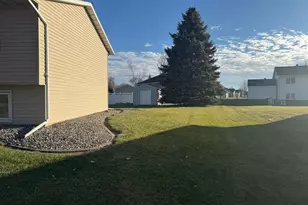 1505 Westmore Ave, Wahpeton,  58075 - Photo 4