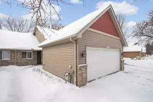 7147 Ivy Ridge Ct, Lino Lakes, MN 55014 - Photo 2