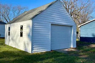 118 Crocker Ave N, Thief River Falls, MN 56701 - Photo 4