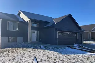 101 Fairway St., Zumbrota, MN 55992 - Photo 1