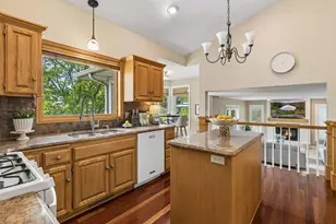 3895 Minnesota Ln N, Plymouth, MN 55446 - Photo 10