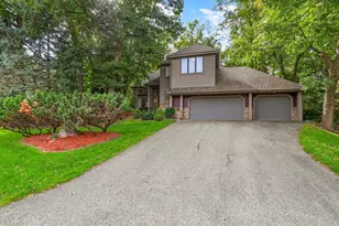 12068 Gantry Ln, Apple Valley, MN 55124 - Photo 4