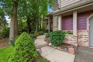 12068 Gantry Ln, Apple Valley, MN 55124 - Photo 2