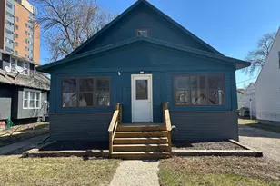 219 3rd Ave SW, Pipestone, MN 56164 - Photo 1