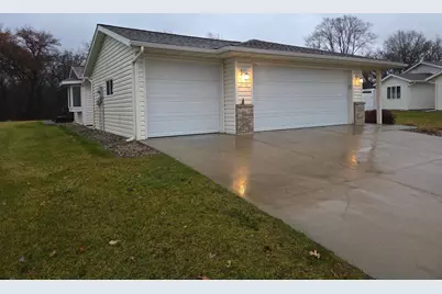 2171 McQuillan Court SE, Rochester, MN 55904 - Photo 2