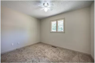 1605 4th Street SW, Austin, MN 55912 - Photo 12