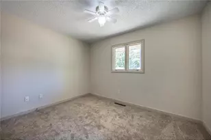 1605 4th St SW, Austin, MN 55912 - Photo 12