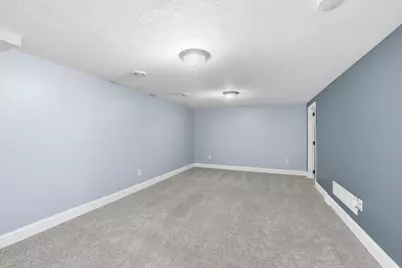 6006 Bryant Avenue N, Brooklyn Center, MN 55430 - Photo 16