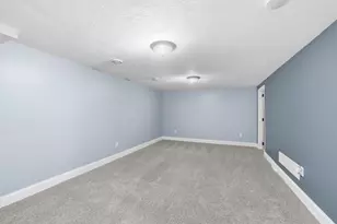 6006 Bryant Ave N, Brooklyn Center, MN 55430 - Photo 16