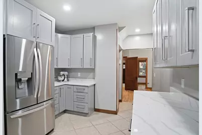 1201 6th Street E, Saint Paul, MN 55106 - Photo 2