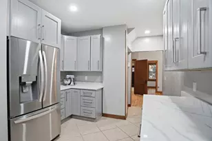 1201 6th St E, Saint Paul, MN 55106 - Photo 2