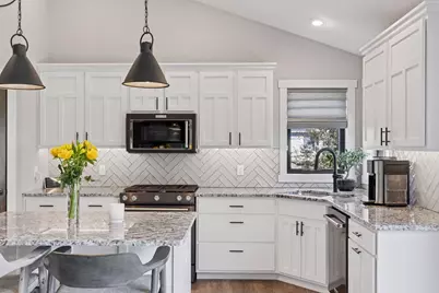 203 Vista Circle, River Falls, WI 54022 - Photo 6