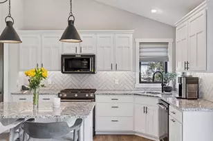 203 Vista Cir, River Falls, WI 54022 - Photo 6