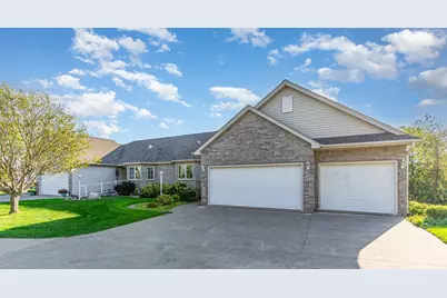 912 Aurora Circle, Red Wing, MN 55066 - Photo 2