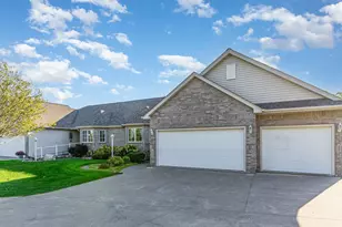 912 Aurora Cir, Red Wing, MN 55066 - Photo 2