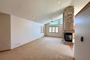 912 Aurora Cir, Red Wing, MN 55066 - Photo 10
