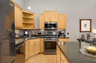 3190 Frontier Dr, Woodbury, MN 55129 - Photo 8