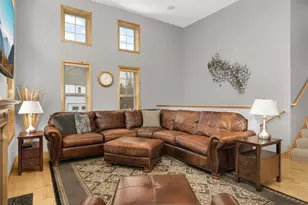 3190 Frontier Dr, Woodbury, MN 55129 - Photo 4