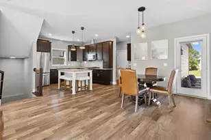 2908 Mark Twain Dr, Chaska, MN 55318 - Photo 4