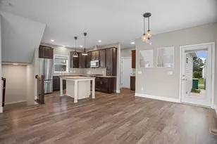 2908 Mark Twain Dr, Chaska, MN 55318 - Photo 8