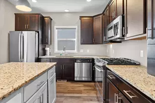 2908 Mark Twain Dr, Chaska, MN 55318 - Photo 12