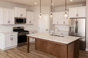 17940 Greenwich Wy, Lakeville, MN 55044 - Photo 2