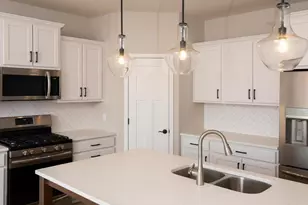 17936 Greenwich Wy, Lakeville, MN 55044 - Photo 4