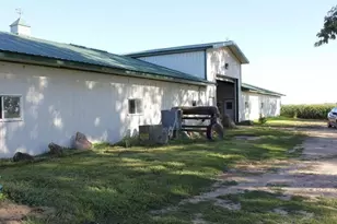 725 110th St, Sherburn, MN 56171 - Photo 4