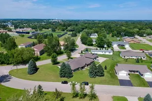 300 10th Ave SE, Pelican Rapids, MN 56572 - Photo 4