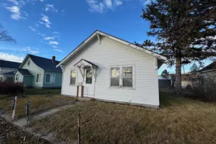 813 4th St SE, Bemidji, MN 56601 - Photo 2