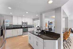 5325 Twin Lake Blvd E, Brooklyn Center, MN 55429 - Photo 6